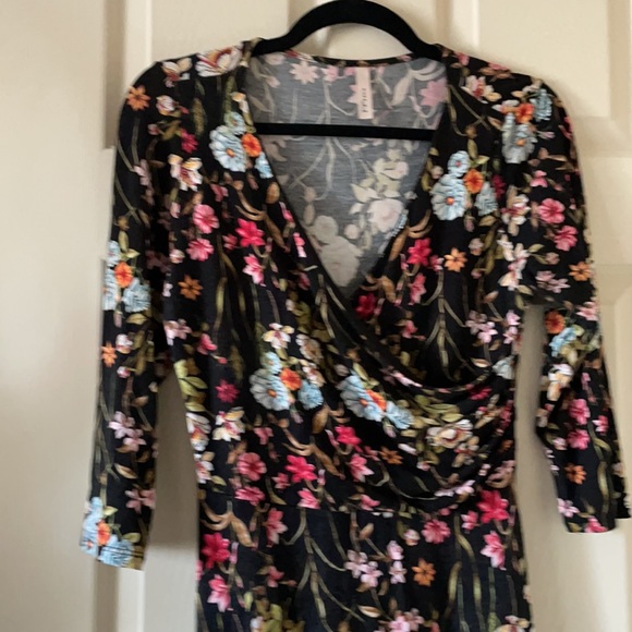 GORGEOUS Gilli botanical  v neck jersey dress - Picture 7 of 10